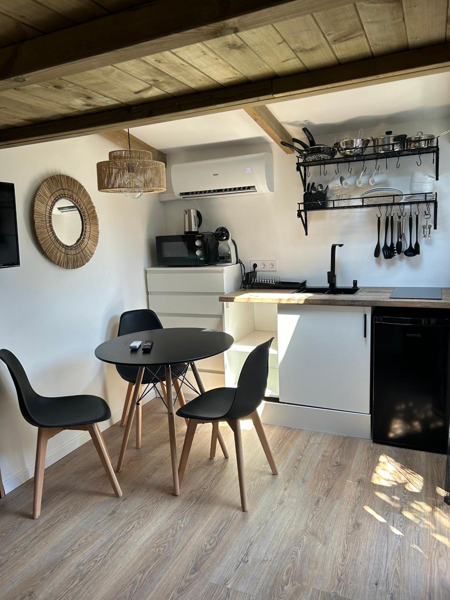 La Floresta Suite Sant Cugat del Vallès Exterior photo
